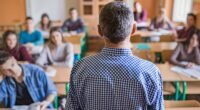 Hatalmas botrány: Meztelen fotókat küldött magáról egy általános iskolás diáknak az egyik tanára Angliában