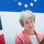 Már saját miniszterei fenyegetik Theresa May-t csoportos lázadással a megállapodás nélküli Brexit miatt