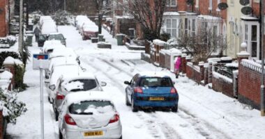 Súlyos időjárási vészhelyzetre vonatkozó protokoll lépett életbe Londonban, újabb időjárási figyelmeztetések Angliában