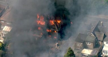 Hatalmas pusztítást végeztek a tüzek, több, mint 40 ingatlan semmisült meg Londonban és környékén