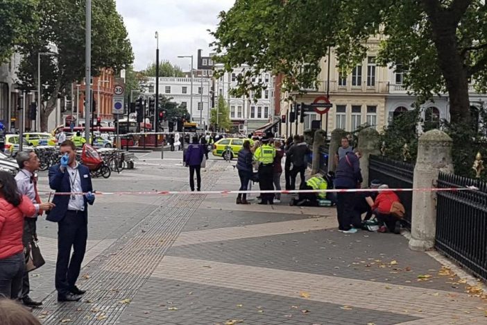 Járdára hajtott és 11 gyalogost ütött el egy autó London belvárosában 5