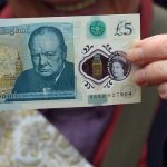 Hamisítják az új £5-osokat Angliában: így ellenőrizheted gyorsan, hogy a tied igazi-e