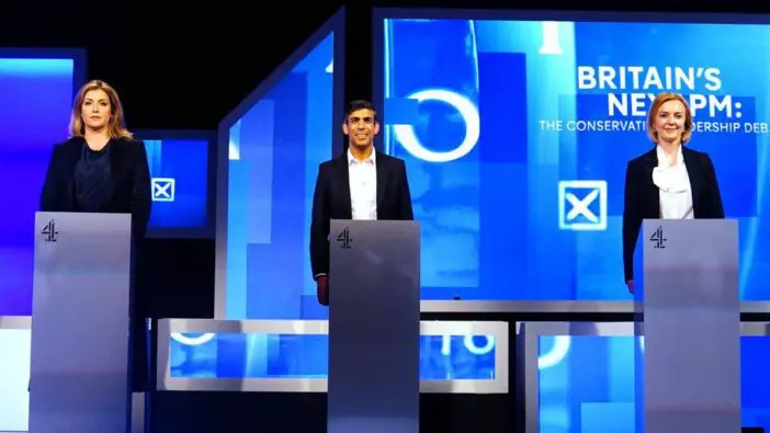 Célegyenesbe ért a miniszterelnök választás Nagy-Britanniában: ketten maradtak versenyben, az egyikük lesz Boris Johnson utódja