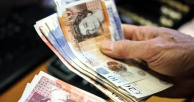 Fontos változások jönnek áprilistól a támogatásoknál Angliában – kifizetési dátumok, emelések és segítségek