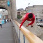 Leugrott a Tower Bridge-ről egy 17 éves fiatal – óriási szerencséje volt