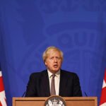 Boris Johnson hivatalos bejelentése: ismét szigorít a korlátozásokon a brit kormány