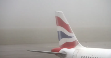 Tömeges járattörlések Nagy-Britannia legnagyobb repülőterén – több, mint 14 000 utas járatát törölték az extrém időjárási viszonyok miatt