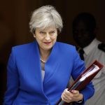 Saját pártja szervezkedik Theresa May ellen: teljes fejetlenség a brit parlamentben