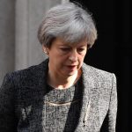A brit miniszterelnök 10 napot kapott: a saját pártja is hitét vesztette Theresa Mayben