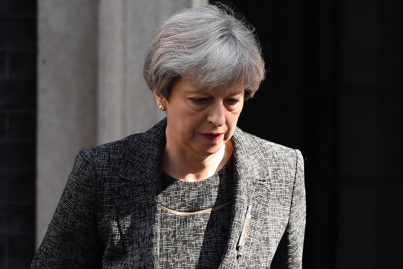 A brit miniszterelnök 10 napot kapott: a saját pártja is hitét vesztette Theresa Mayben 2