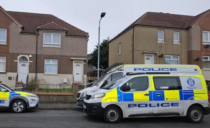 Meghalt egy 36 éves férfi, akit „túszul ejtettek, majd megkínoztak” Nagy-Britanniában 1