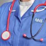 Letartóztattak egy NHS-orvost Walesben kiskorú sérelmére elkövetett szexuális bűncselekmények gyanúja miatt