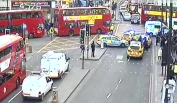 Tömegverekedés tört ki Dél-London utcáin 1