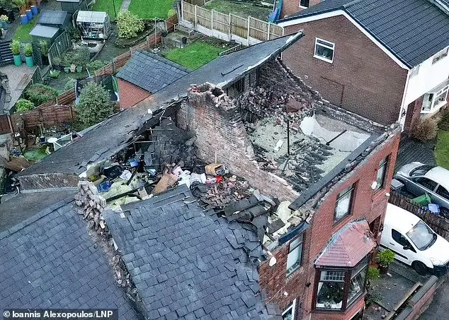 Tornádó volt Angliában, Greater Manchester területén az éjjel és „jelentős károkat” okozott