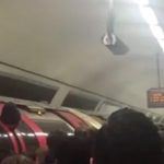 A nyakánál fogva ragadt az ajtók közé egy alkalmazott a londoni metrón