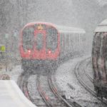 London ünnepi menetrend: melyik metró, DLR, overground üzemel karácsonytól szilveszterig