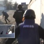 Döbbenetes felvételek, amin brit újságírókat rajtaütés ér, és több lövés el is találja őket Ukrajnában