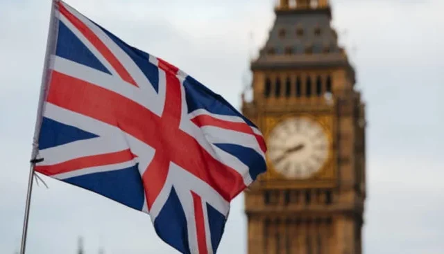 Dolgozók milliói örülhetnek: királyi jóváhagyást kapott az Employment Rights Bill – itt van, hogyan változnak az Angliában dolgozók jogai