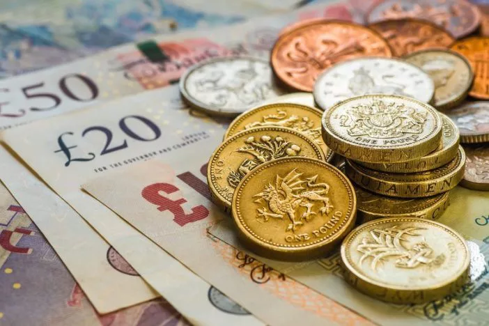 Nőttek a fizetések, csökkent a munkanélküliség Nagy-Britanniában (a legfrissebb hivatalos adatok) 30