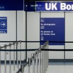 A legfrissebb bevándorlási adatok Nagy-Britanniában: rohamosan nő az elköltözők száma