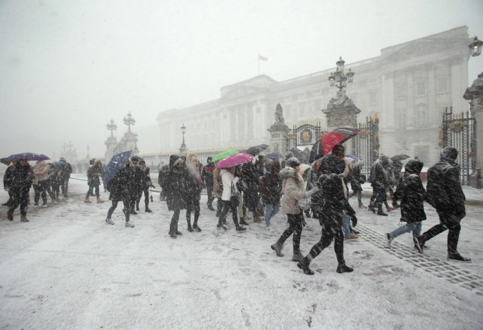 Szakad a hó Londonban és Nagy-Britannia nagy részén: fagyos szél, -10C és holnap március 1 8