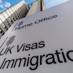 Több, mint 20,000 embernek NEM adtak ki információt a tartózkodási engedély megszerzéséhez Nagy-Britanniában