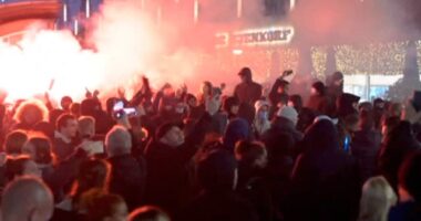 Durvul a helyzet a Lockdownok miatt Európában: tüzet nyitott a rendőrség a tüntetőkre Hollandiában