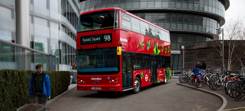 Teljesen új, elektromos buszok váltják le Londonban a híres emeleteseket 3