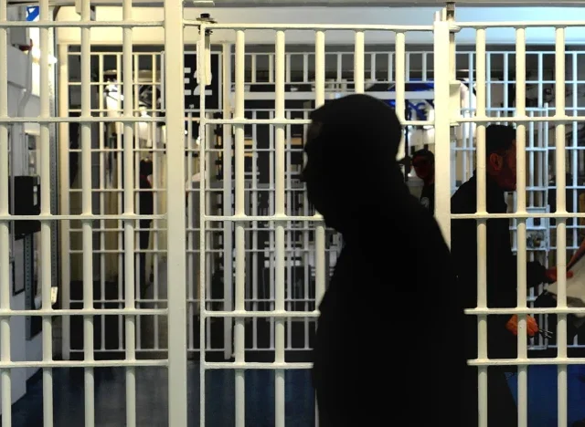 Véletlenül szabadon engedtek egy nemi erőszakkal vádolt férfit – elhagyta az Egyesült Királyságot a tárgyalás előtt