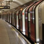 Holttestet találtak a síneken London egyik legforgalmasabb metrómegállójánál