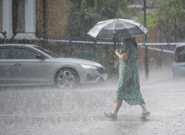 Villámokkal, viharral és heves esőzésekkel indul a nyár Nagy-Britannia számos részén