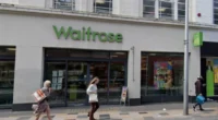 Kirúgtak egy 17 éve dolgozó alkalmazottat a Waitrose-ból Angliában, mert megpróbált megállítani egy bolti lopást Kirúgtak egy 17 éve dolgozó alkalmazottat a Waitrose-ból Angliában, mert megpróbált megállítani egy bolti lopást