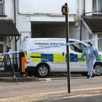 Fejen lőttek egy szüleivel sétáló 13 éves gyereket Londonban