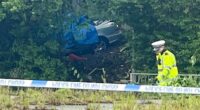 Horrorbaleset London egyik nagy bevásárlóközpontjánál – 3 halott, 1 személy pedig az életéért küzd, miután autóval átszakították a szalagkorlátot és lezuhantak 2