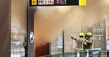 Tűz ütött ki London legnagyobb bevásárlóközpontjában a Westfieldben: mindenkit evakuáltak