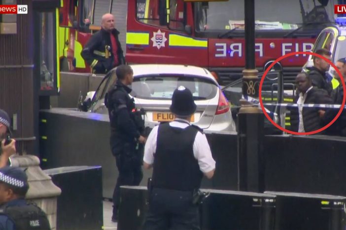 Újabb támadás történt Londonban: a Parlamentnél ismét emberek közé hajtott egy férfi kocsival 7
