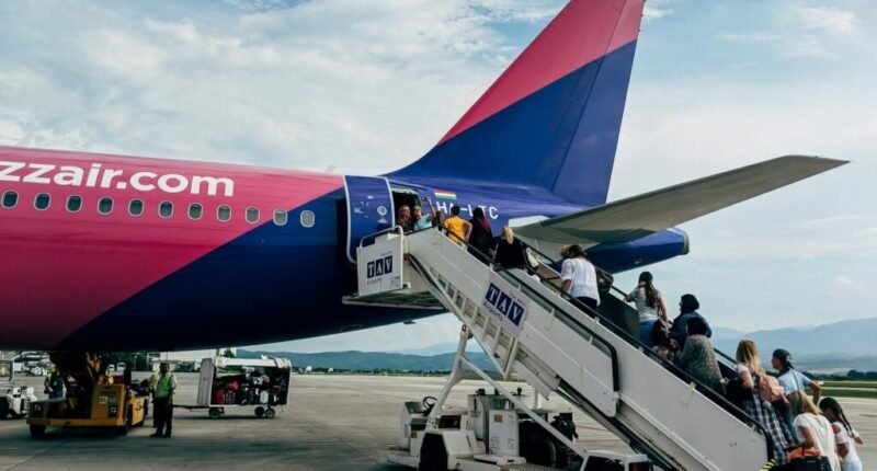 Csak neveket olvastak fel, aztán utasokat hagyott ott a Wizz Air budapesti járata