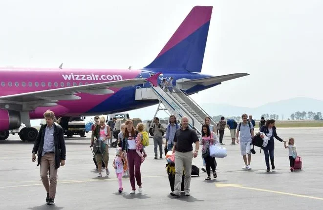 Komoly változások a Wizz Air-nél: számos járatot töröltek, vagy módosítottak, ami rengeteg magyart és angliai magyart is érint 1
