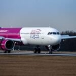 Újabb bombafenyegetés a WizzAir egyik járatán: az utasoknak a vészcsúszdán kellett elhagyniuk a gépet