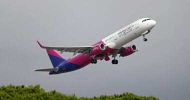 Villámcsapás érte a Wizz Air Budapestről Londonba tartó járatát - az egyik utas le is videózta 7