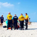 Napozás közben szúrt keresztül egy brit nőt egy napernyő a tengerparton