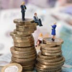 Napokon belül újabb £300 érkezik milliók bankszámlájára Nagy-Britanniában